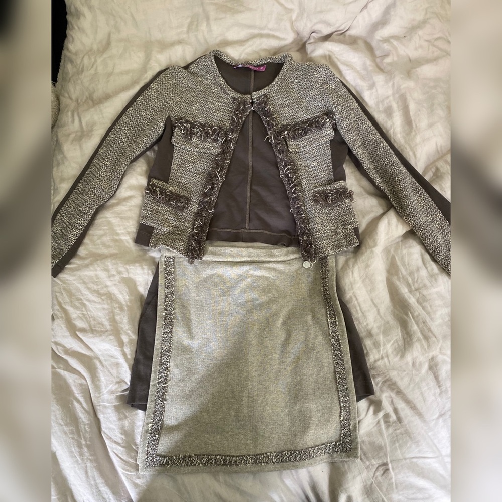 Cute and stylish Val Max girls blazer skirt set 16